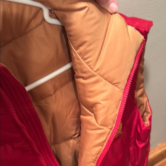 Cinch Reversible Puffer Vest - Picture 2 of 3